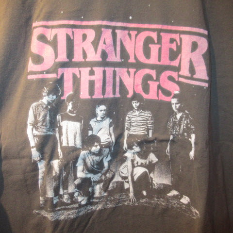 STRANGER THINGS★ストレンジャーシングス★Tシャツ★フィギュア★人形★ぬいぐるみ★エル★イレブン★ウィル★マイク★ルーカス★マックス★ジョナサン★ナンシー★Lサイズ★used★チャコールグレー★