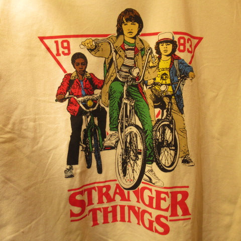 STRANGER THINGS★ストレンジャーシングス★Tシャツ★レディース★Lサイズ★イレブン★ダスティン★マイク★Netflix★フィギュア★ぬいぐるみ★人形