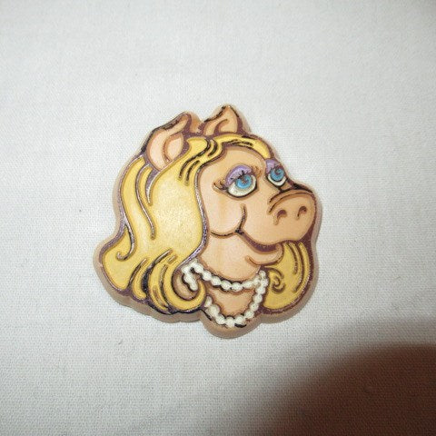 1978★The Muppets★The Muppet Show★Badge★Miss Piggy★Miss Piggy★Figure★Doll★Plushie★Vintage★ 