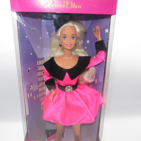 1995年★Barbie★バービー★Steppin's Out Barbie★フィギュア★人形★ぬいぐるみ★ビンテージ★ピンクドレス★