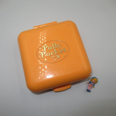 90's★Polly Pocket★Orange★Square★Doll★Figure★Plush toy★Compact★Play house★Dollhouse★ 