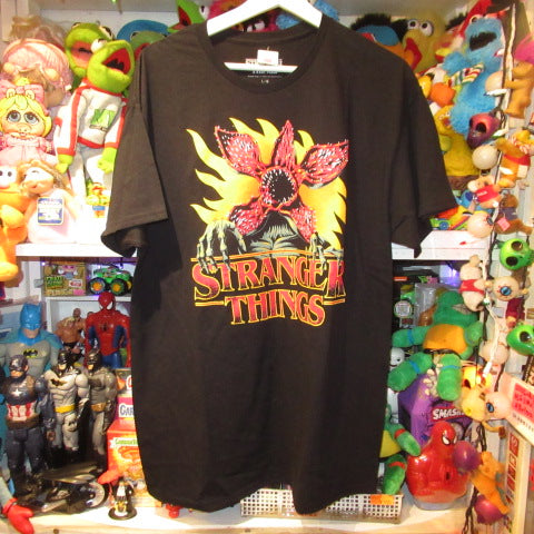 STRANGER THINGS★ストレンジャーシングス★Ｔシャツ★DEMOGOLGON★デモゴルゴン★イレブン★マイク★ダスティン★Netflix★Men’ｓ★Ｌサイズ★新品★