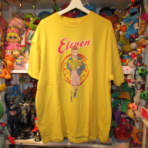 STRANGER THINGS★ストレンジャーシングス★Ｔシャツ★イレブン★エル★EGGO★ワッフル★ELEVEN★マイク★ダスティン★Netflix★Men’ｓ★２ＸＬサイズ★USED★