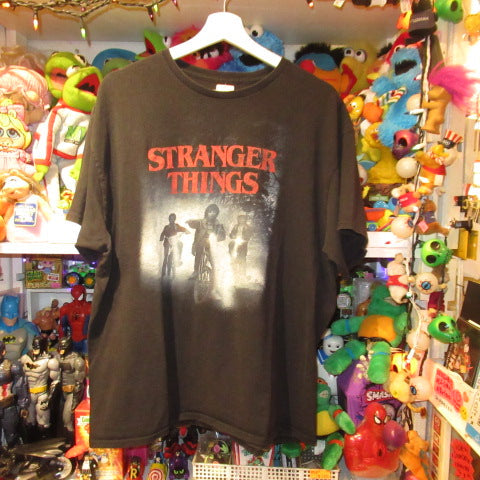 STRANGER THINGS★ストレンジャーシングス★Ｔシャツ★マイク★ダスティン★ルーカス★Netflix★Men’ｓ★XLサイズ★USED　　　　★