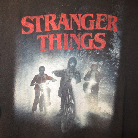 STRANGER THINGS★ストレンジャーシングス★Ｔシャツ★マイク★ダスティン★ルーカス★Netflix★Men’ｓ★XLサイズ★USED　　　　★