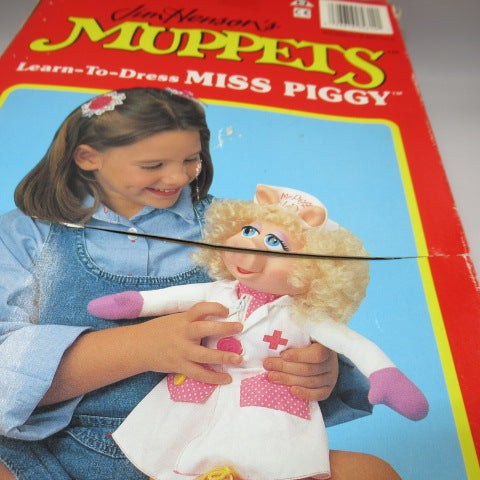 90’s★1990年★THE MUPPETS★マペッツ★Miss Piggy ★ミス・ピギー★ナース★箱入り★Lern to dress★知育玩具★カーミット★Jim Henson★ジム・ヘンソン★フィギュア★人形★ぬいぐるみ★