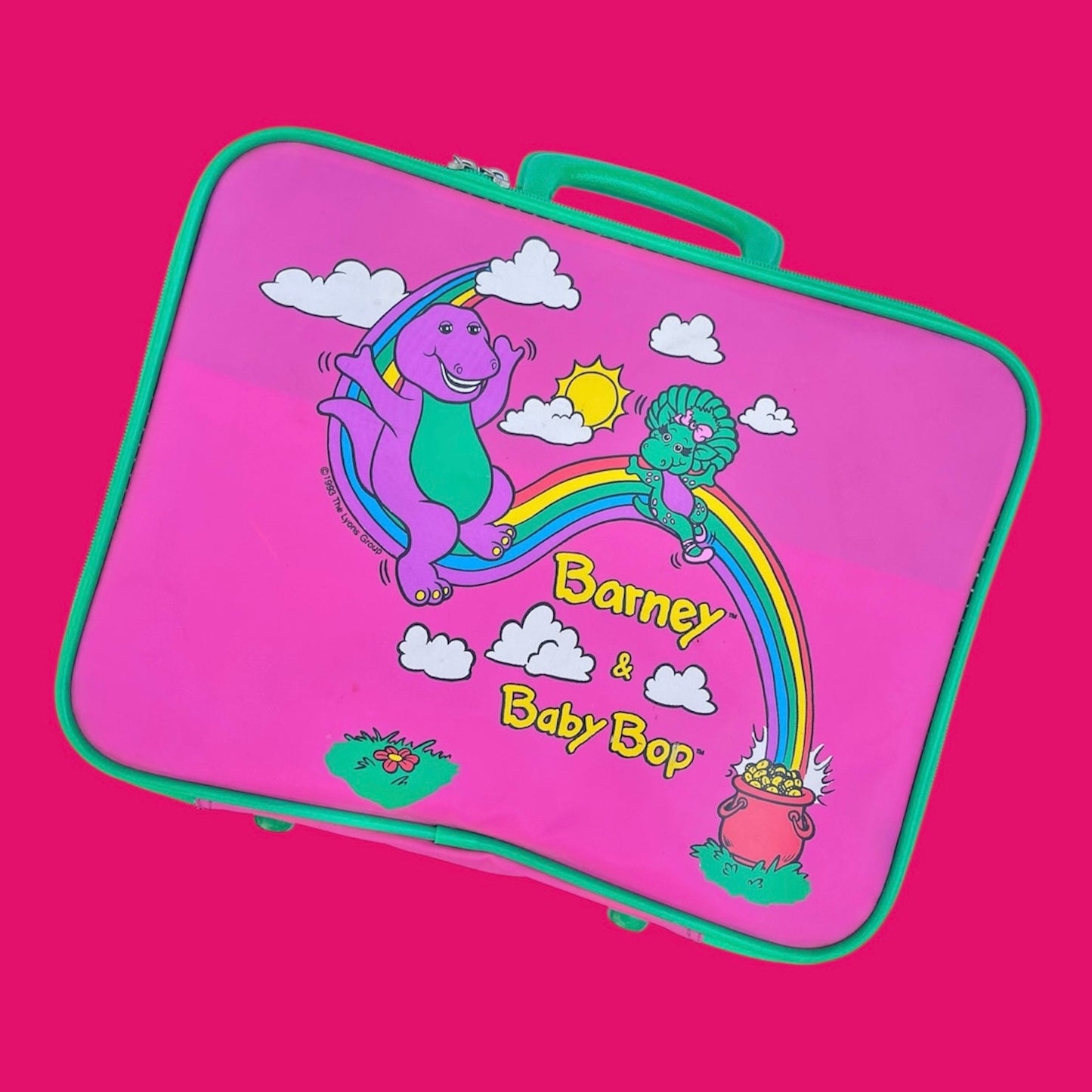 1993年★90's★vintage★ビンテージ★Barney★バーニー★Barney＆Baby Bop★バーニー＆ベイビーボップ★バーニーフレンズ★trunkbag★トランクバッグ★travel★トラベル★旅行★pink★ピンク★ぬいぐるみ★人形★フィギュア★