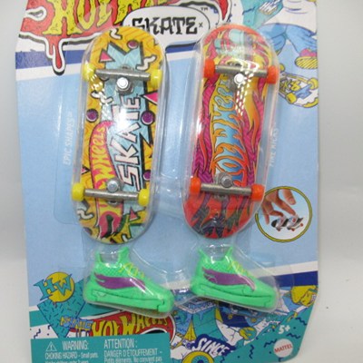 2023年★HotWHeeLS★ホットウィール★２つセット★フィギュア★人形★ぬいぐるみ★指スケ★スケボー★スケートボード★デッキ★1★