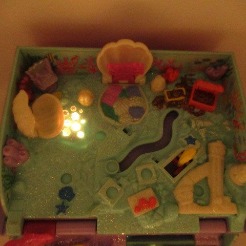 90’s★1994年★Polly Pocket★ポーリーポケット★Sparkling Melmaid Adventure★スパークリングマーメイドアドベンチャー★絵本★本★パープル★ライツアップ★ミニチュア★ままごと★フィギュア★人形★ぬいぐるみ★