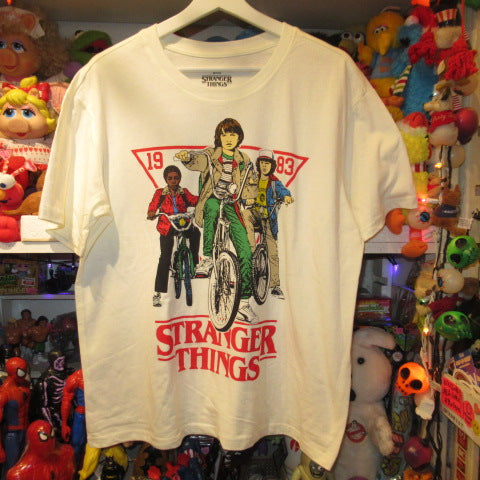 STRANGER THINGS★ストレンジャーシングス★Tシャツ★レディース★Lサイズ★イレブン★ダスティン★マイク★Netflix★フィギュア★ぬいぐるみ★人形