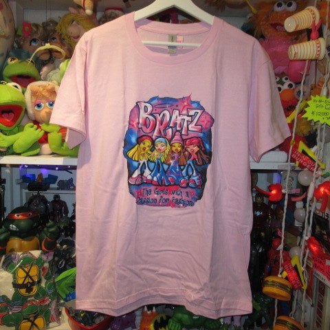BRATZ  ブラッツ★Tシャツ　人形★フィギュア　Y2K★Lサイズ　★ピンク★新品★