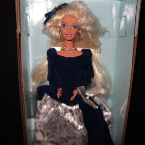 1995★Barbie★Winter Velvet Barbie★Barbie★Winter Velvet Barbie★Doll★Figure★AVON 
