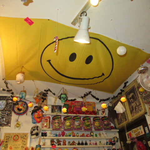 Smile★Smileｙ Face★スマイル★スマイリーフェイス★旗★フラッグ★Flag★人形★フィギュア★９１．４×１５２．４センチ