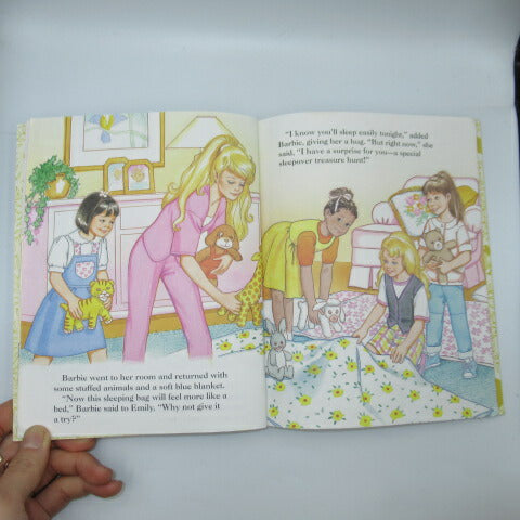 1997年★Barbie★バービー★BOOK★本★絵本★ハードカバー★マガジン★雑誌★本★人形★フィギュア★Barbie The Special Sleepover