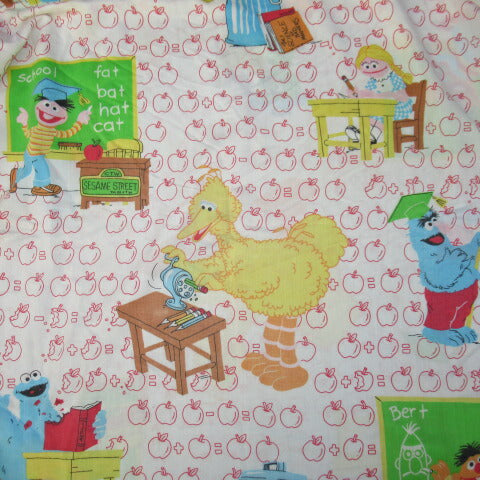 SESAME STREET★セサミストリート★ビッグバード★Big Bird★クッキーモンスター★CookieMonster★オスカー★Oscar The Grouch★アーニー★バート★フィットシーツ★ボックスシーツ★VINTAGE★ぬいぐるみ★フィギュア★人形★USED★学校★リンゴ