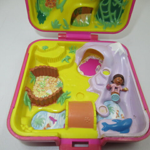 90's★ビンテージ★Polly Pocket★ポーリーポケット★コンパクト★人形★フィギュア★ままごと★ドールハウス★四角★濃いピンク★日焼けあり